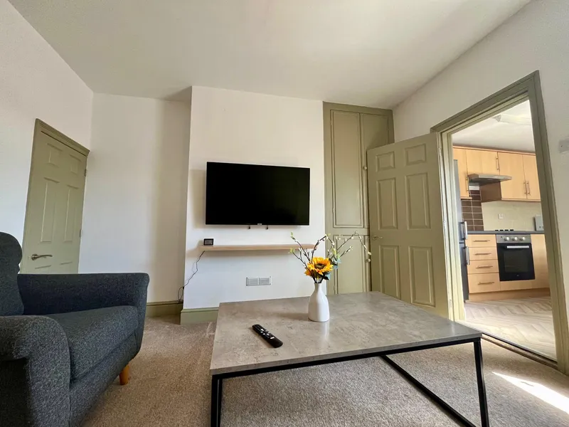 Sausthorpe St // 3 Bed // JUNE 2026 - Image 9